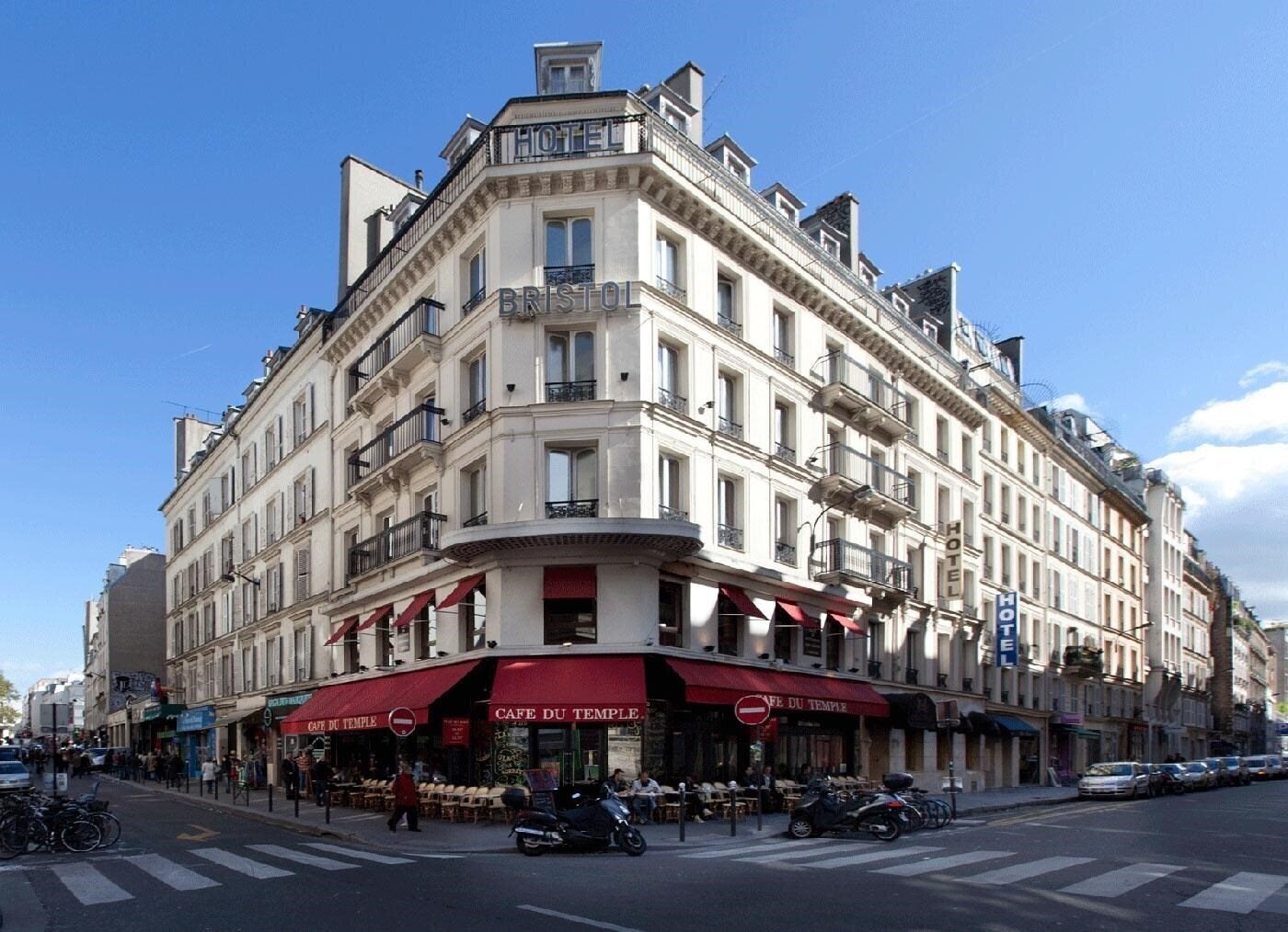 Готель Bristol Republique 2*